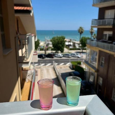 Bella Alba Apartment On The Beach Алба Адриатика Екстериор снимка