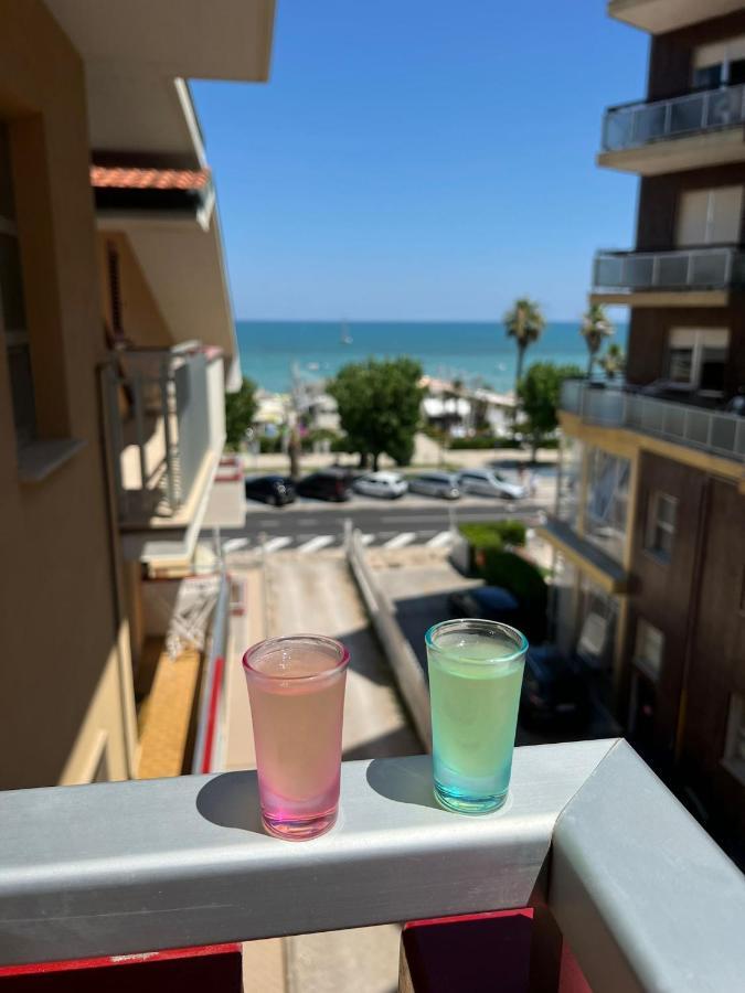 Bella Alba Apartment On The Beach Алба Адриатика Екстериор снимка