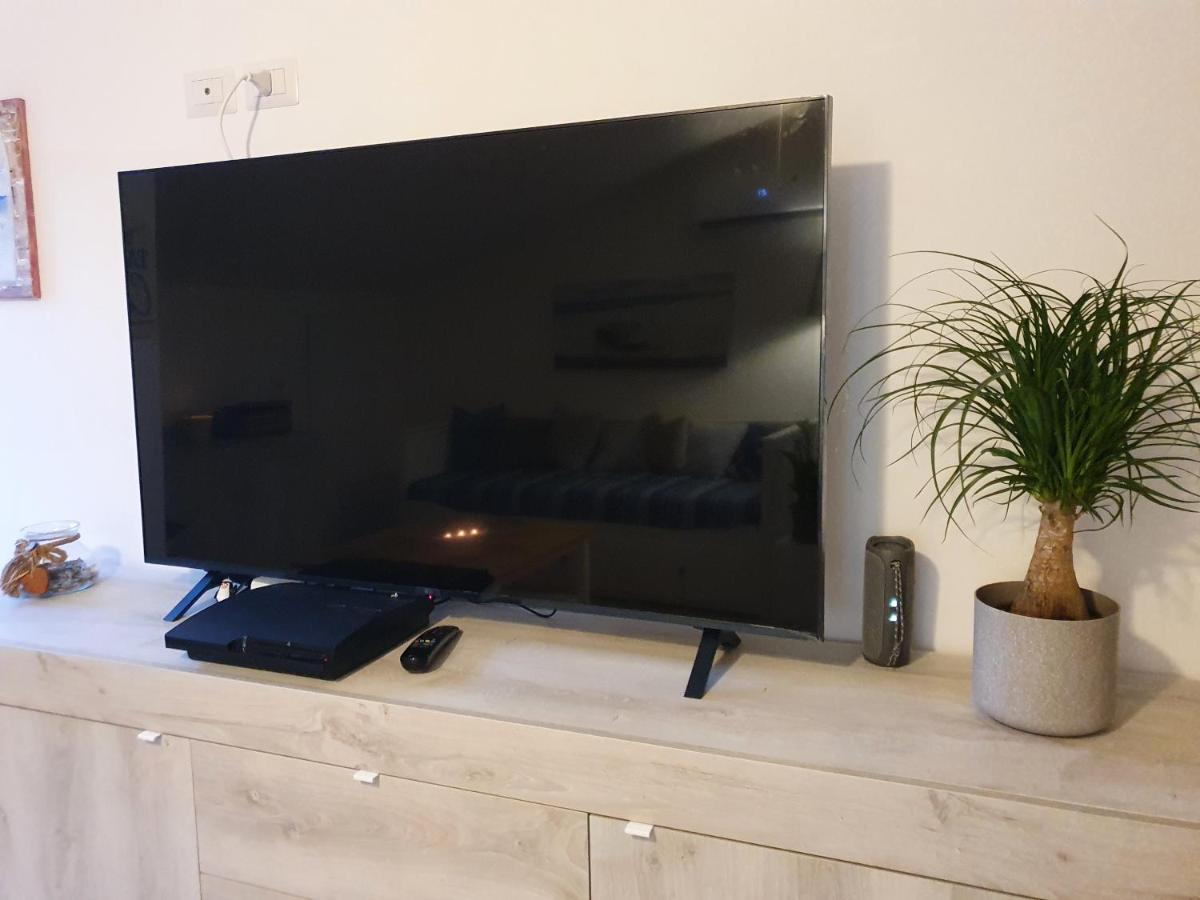 Bella Alba Apartment On The Beach Алба Адриатика Екстериор снимка